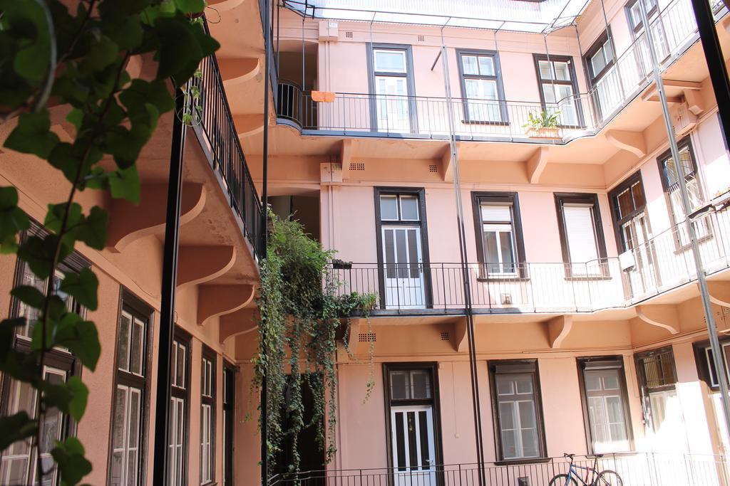Capital Guesthouse Βουδαπέστη Εξωτερικό φωτογραφία